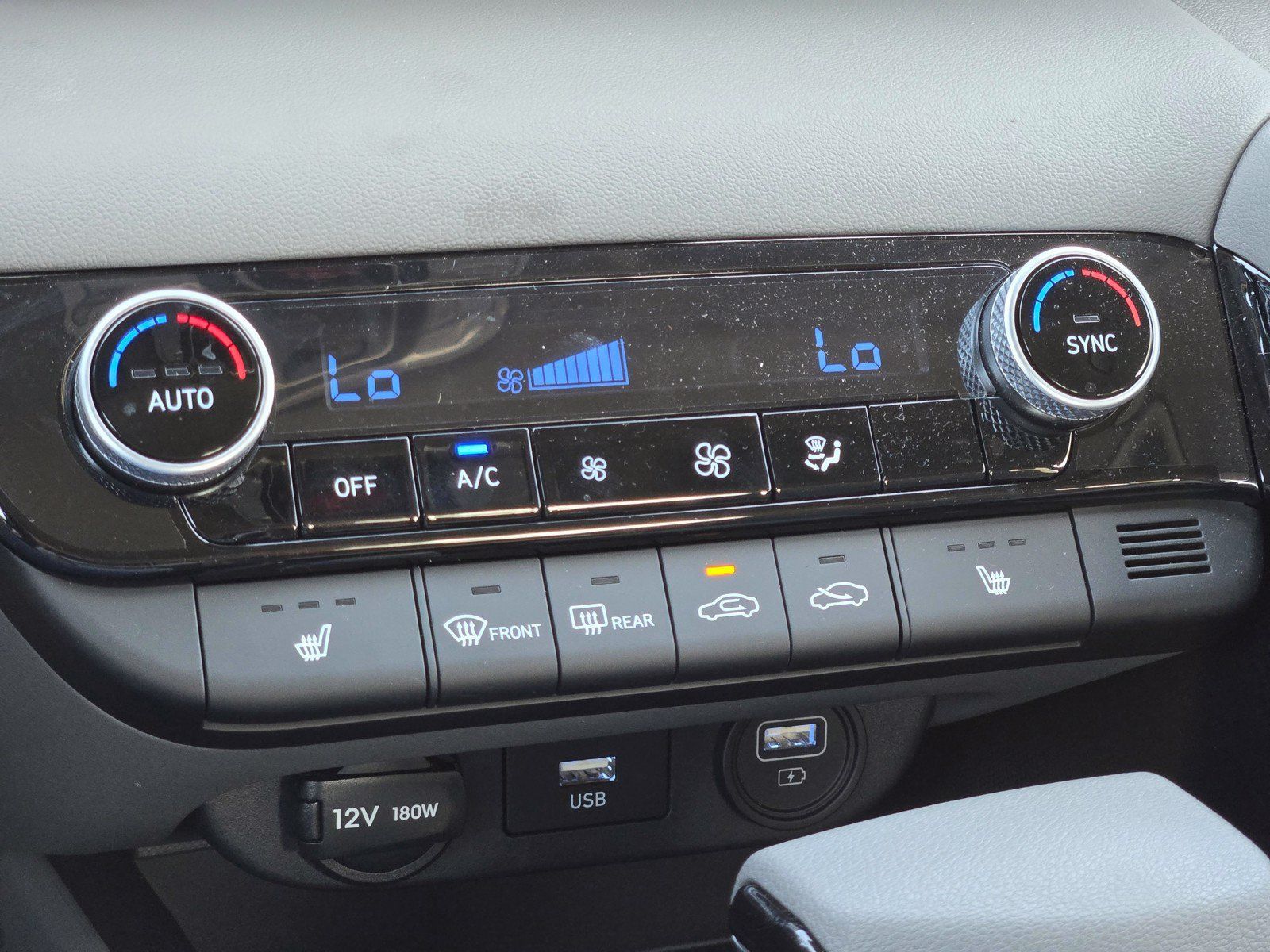 Certified 2023 Hyundai Elantra Blue FWD image 18