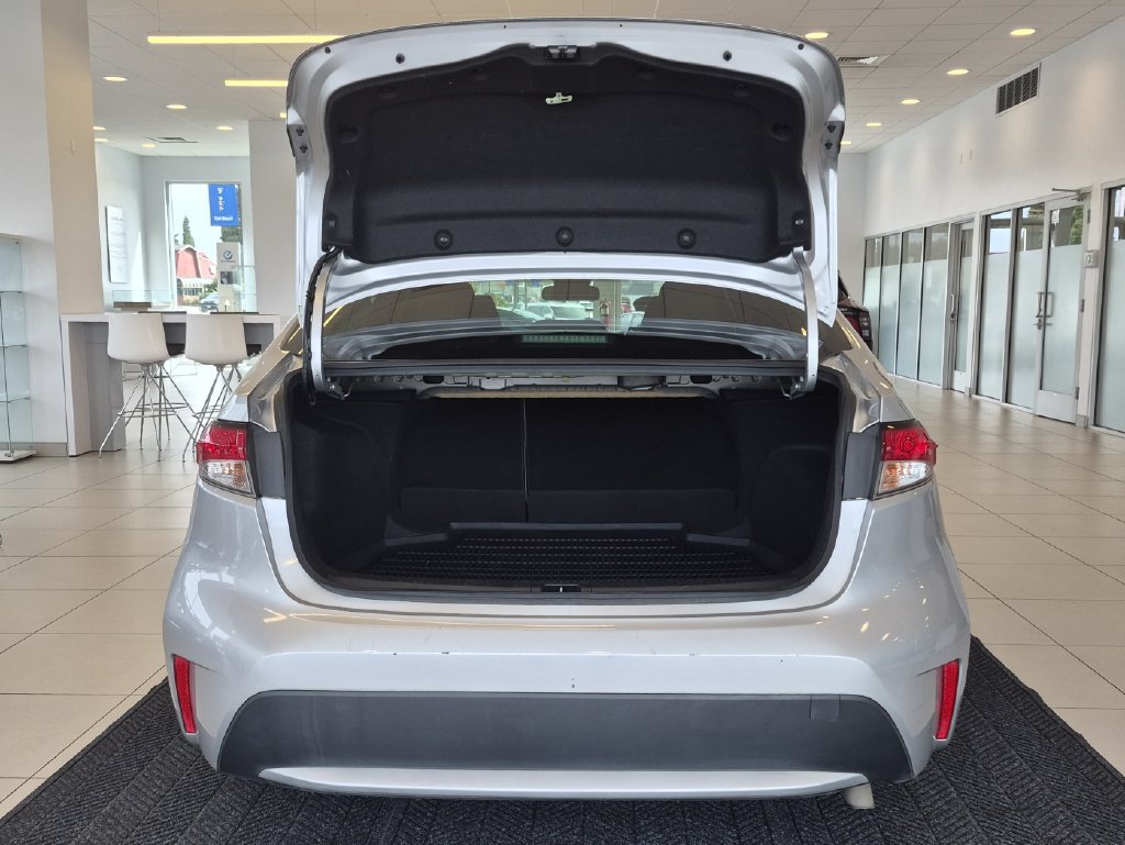 Used 2020 Toyota Corolla LE w/ LE Premium Package FWD image 9