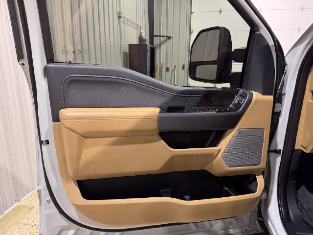 Used 2025 Ford F250 Lariat w/ Lariat Ultimate Package AWD/4WD image 9