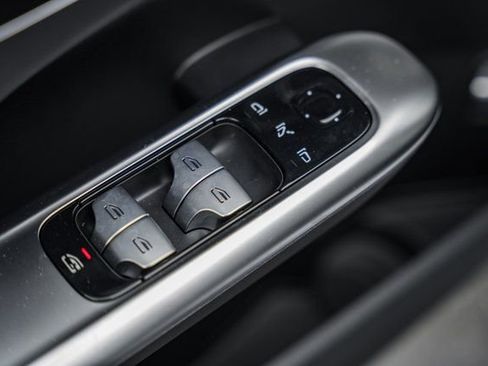 New 2025 Mercedes-Benz C 300 4MATIC Sedan image 38