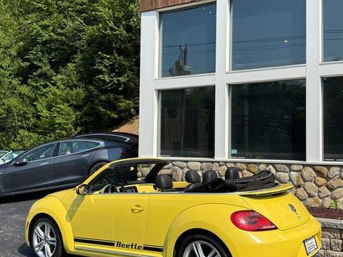 Used 2014 Volkswagen Beetle TDI image 31