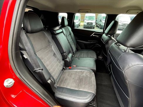 Used 2023 Mitsubishi Outlander SE image 25