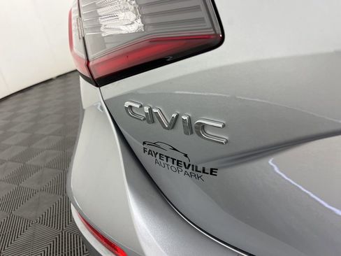 Used 2025 Honda Civic Sport image 3