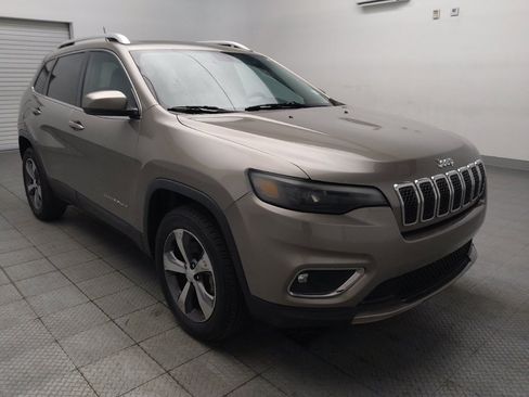 Used 2019 Jeep Cherokee Limited AWD/4WD image 13