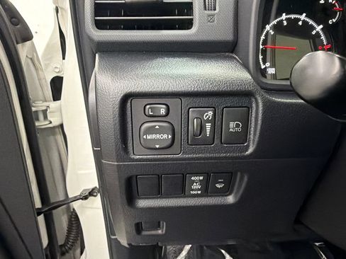 Used 2024 Toyota 4Runner SR5 Premium w/ Moonroof Package RWD image 32