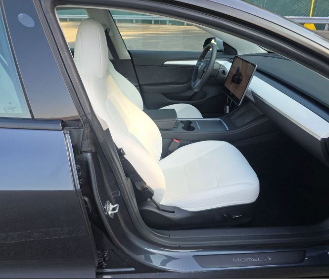 Used 2023 Tesla Model 3 Standard Range RWD image 6