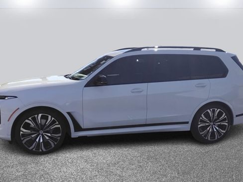 Used 2023 BMW X7 M60i w/ Executive Package image 3