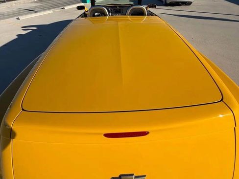 Used 2005 Chevrolet SSR LS 2dr Regular Cab Convertible w/ Preferred Equipment Group image 19