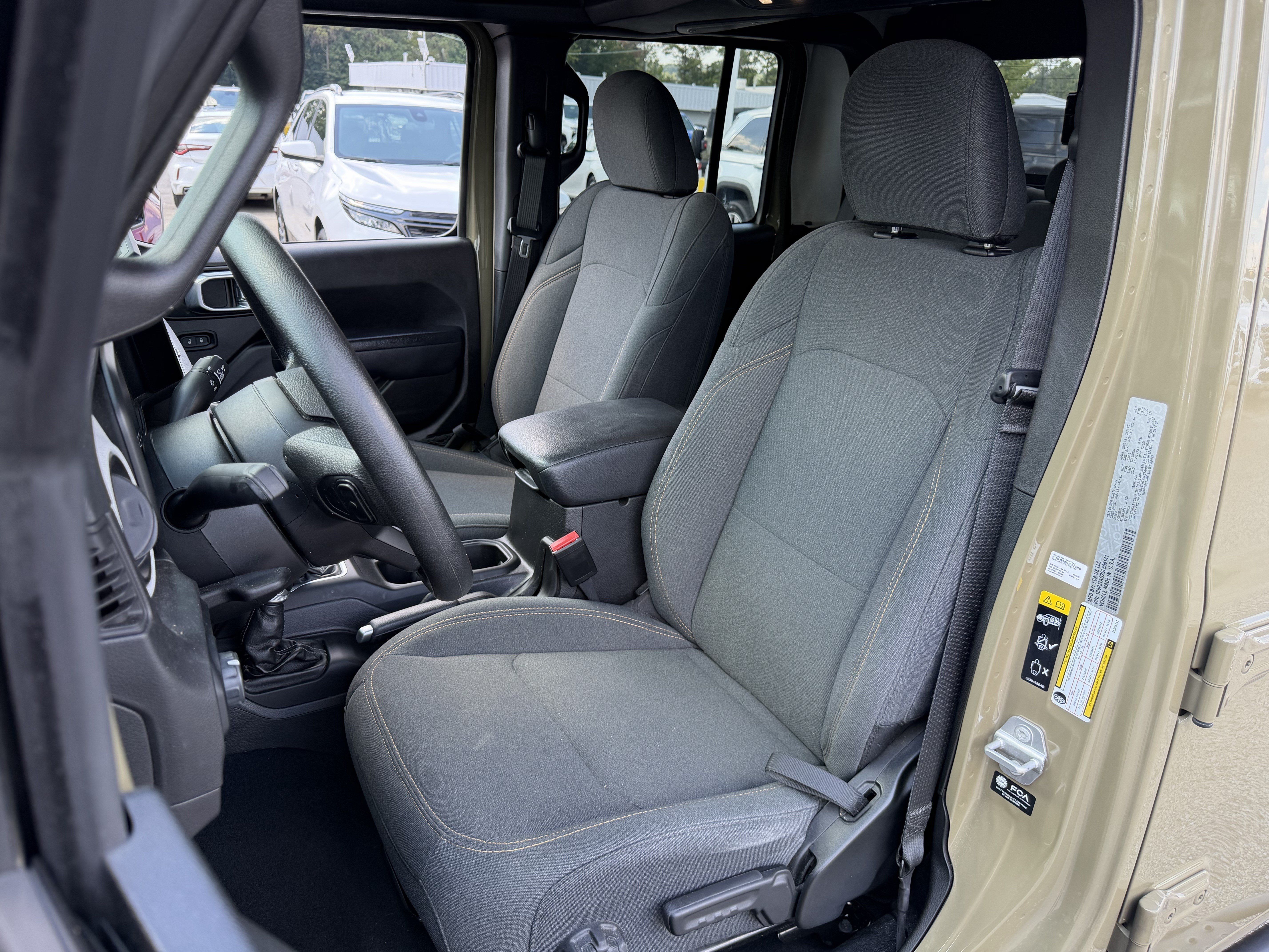 Used 2025 Jeep Gladiator Sport AWD/4WD image 16
