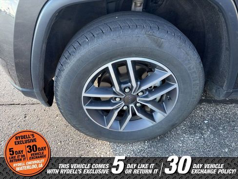 Used 2019 Jeep Grand Cherokee Limited w/ Trailer Tow Group IV image 3