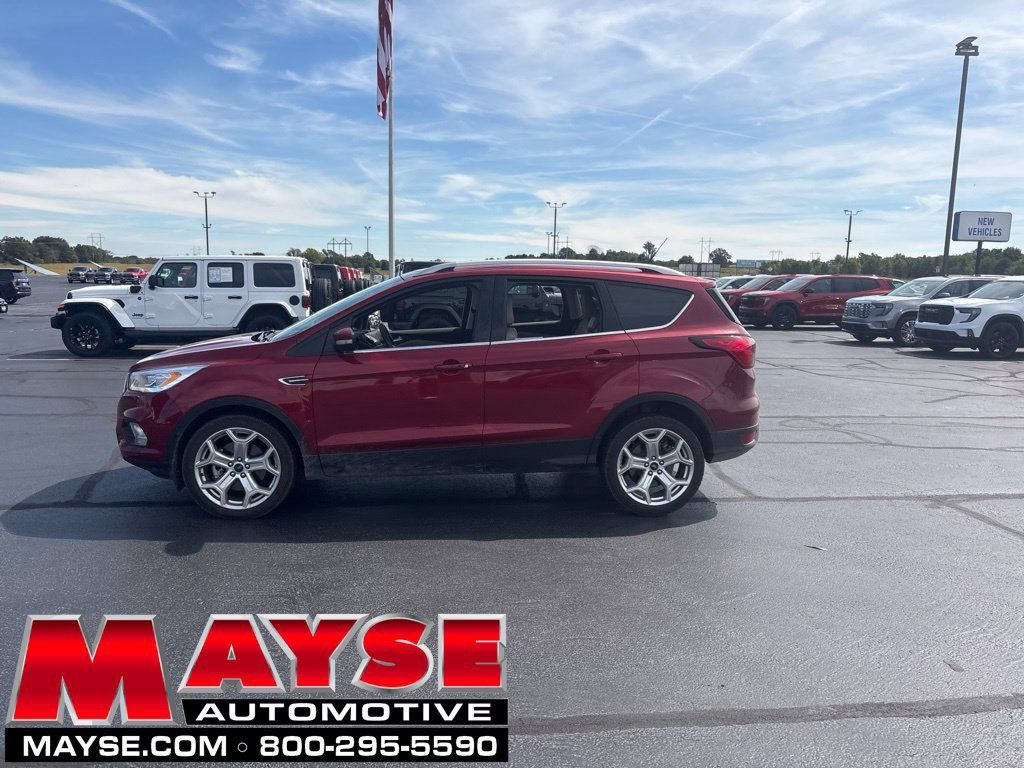 Used 2019 Ford Escape Titanium FWD image 1