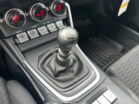 Used 2025 Toyota GR86 image 18