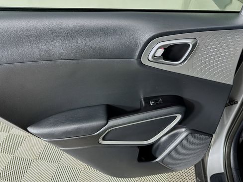 Used 2022 Kia Soul LX w/ Technology Package FWD image 24