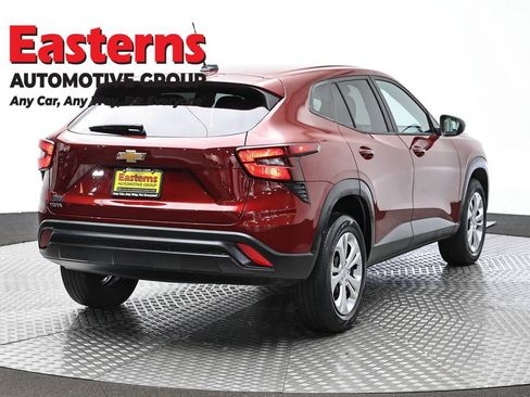 Used 2024 Chevrolet Trax LS FWD image 5