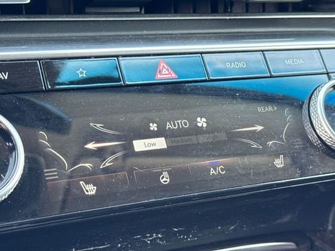 Used 2024 Genesis GV80 2.5T image 23