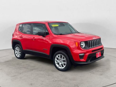 Used 2023 Jeep Renegade Latitude AWD/4WD image 7