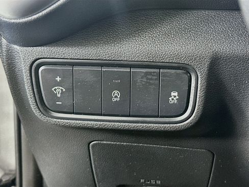 Used 2022 Kia Soul LX FWD image 16