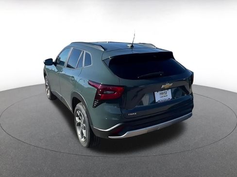 Used 2025 Chevrolet Trax LT image 11