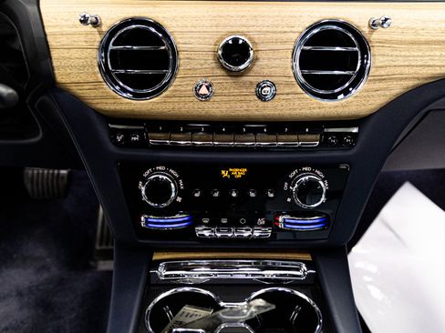 Used 2022 Rolls-Royce Ghost w/ Ghost Package image 33