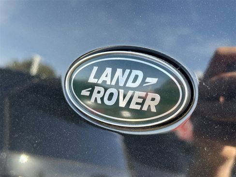 Used 2024 Land Rover Defender 110 S image 15