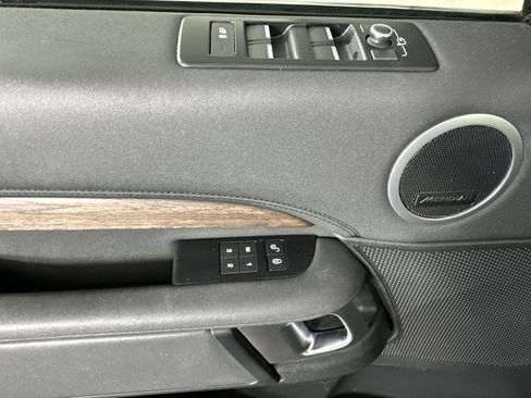 Used 2020 Land Rover Discovery HSE AWD/4WD image 15
