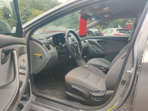 Used 2013 Hyundai Elantra GLS w/ Preferred Pkg FWD image 10