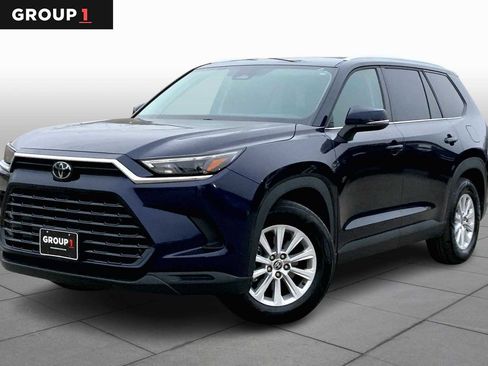 Used 2025 Toyota Grand Highlander FWD image 1