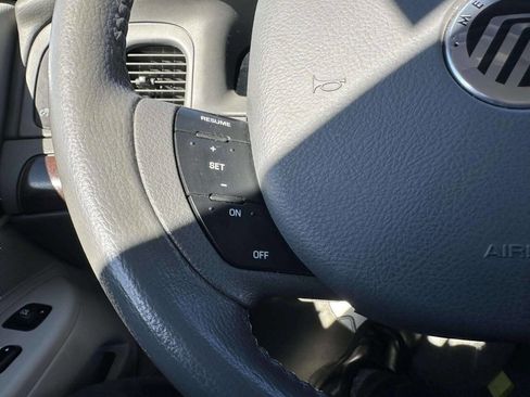 Used 2005 Mercury Grand Marquis LS image 25
