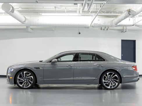New 2026 Bentley Flying Spur Plug-In Hybrid AWD/4WD image 2