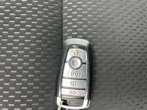 Used 2025 Ford Escape SE FWD image 31