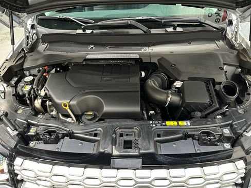 Used 2023 Land Rover Discovery Sport SE image 21