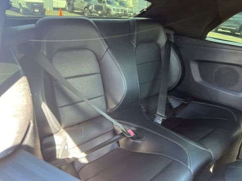 Used 2019 Ford Mustang Premium image 7