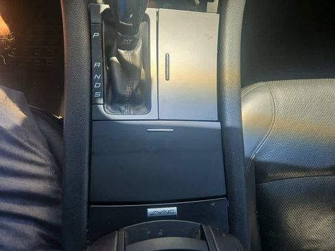 Used 2016 Ford Taurus SEL w/ Equipment Group 201A FWD image 17