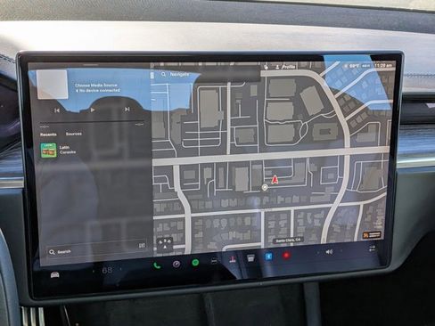 Used 2022 Tesla Model S image 17