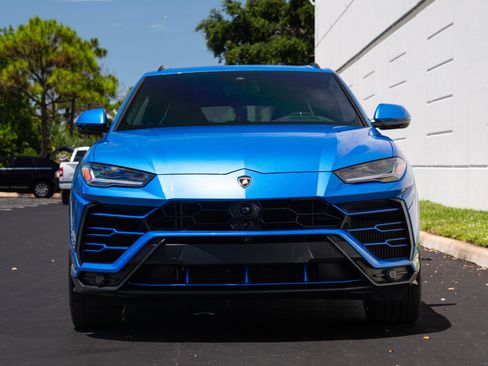 Used 2019 Lamborghini Urus AWD/4WD image 2