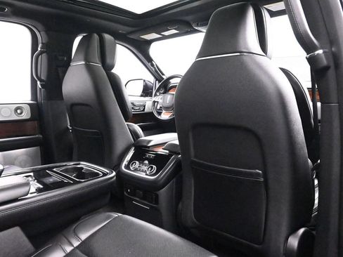 Used 2020 Lincoln Navigator Reserve w/ Luxury Package RWD image 22