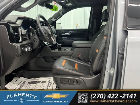 Used 2025 GMC Sierra 1500 AT4 w/ AT4 Premium Package AWD/4WD image 9