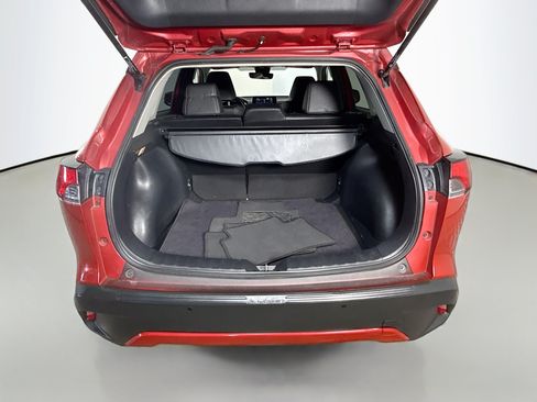 Used 2022 Toyota Corolla Cross XLE FWD image 35