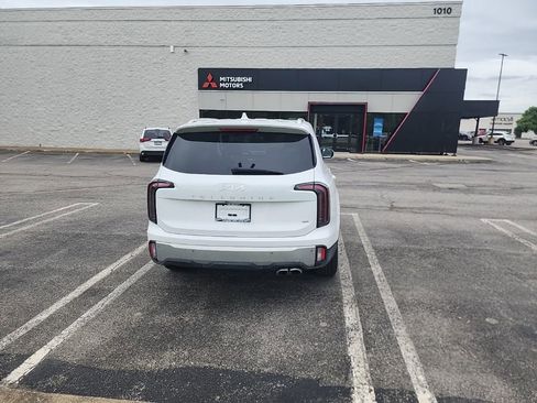 Used 2023 Kia Telluride EX w/ EX Captain's Chair Package AWD/4WD image 6