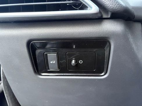 Used 2017 Jaguar F-PACE Prestige image 30