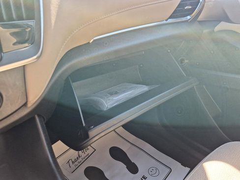 Used 2022 Chevrolet Traverse LS image 23