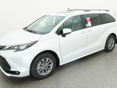 New 2026 Toyota Sienna XLE