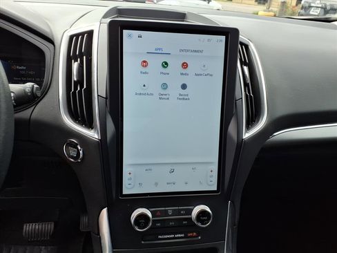 Used 2024 Ford Edge Titanium image 12