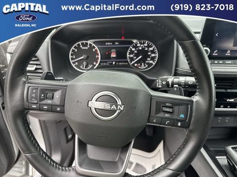Used 2025 Nissan Rogue SV FWD image 24