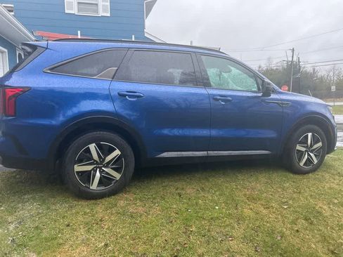 Used 2023 Kia Sorento S w/ Panoramic Sunroof Package image 1