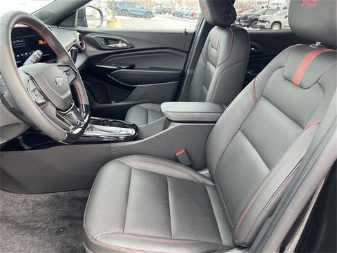 Certified 2024 Chevrolet Trax RS w/ Driver Confidence Package image 13