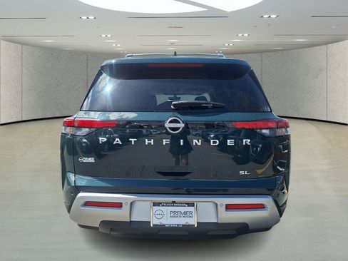Used 2025 Nissan Pathfinder SL FWD image 4