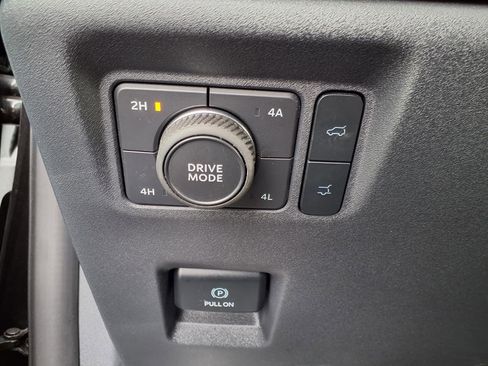 Certified 2025 Ford Expedition Active image 22