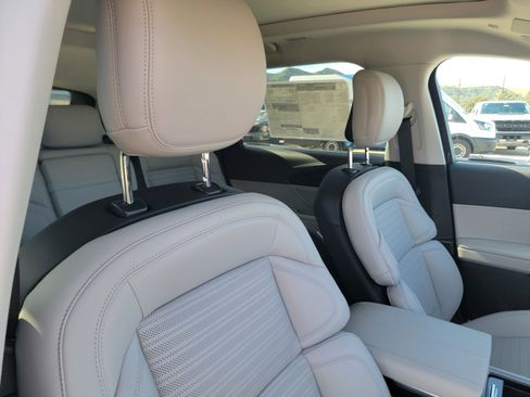 New 2026 Lincoln Nautilus Reserve image 14