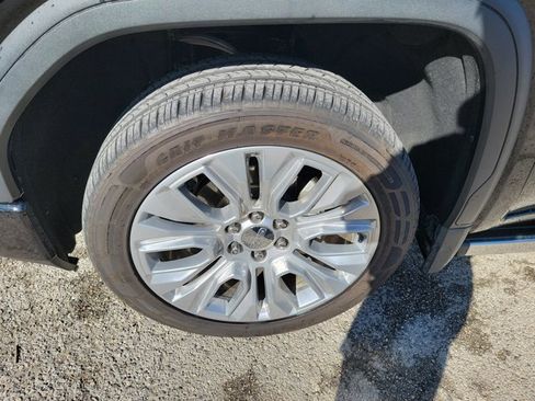 Used 2022 GMC Sierra 1500 Denali w/ Denali Premium Package image 10